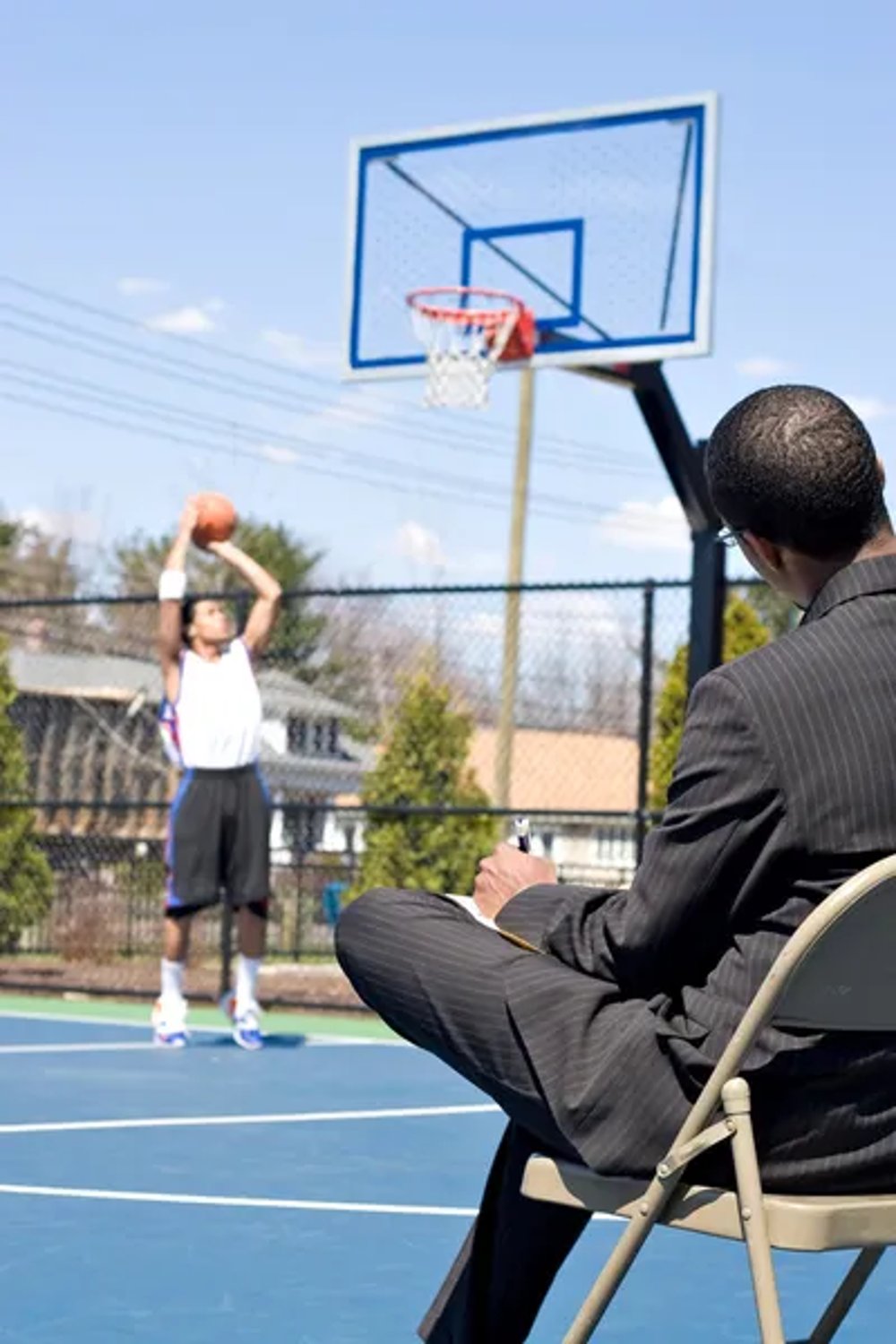 black portable basketball hoop