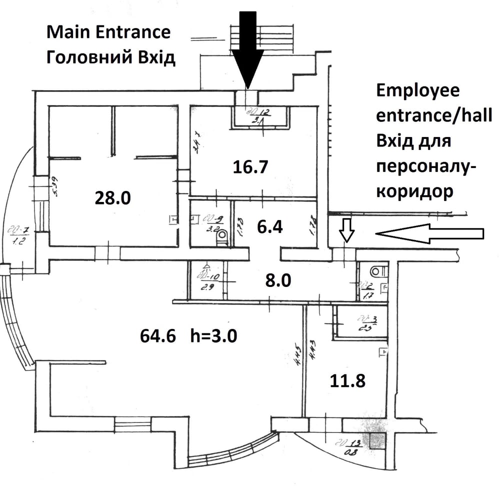 grey concrete building Commercial property for lease
нежитлове приміщення