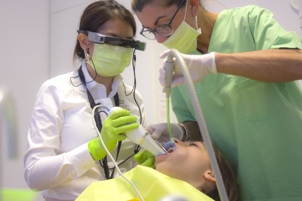 The Denstist Of The Future | Intraoral Scanner and Smart View Glasses AR