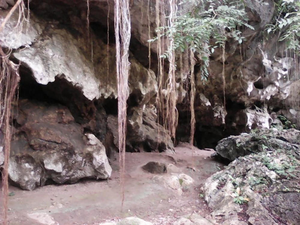 Charlie's Cave Tubing Belize  Cave Entrance
